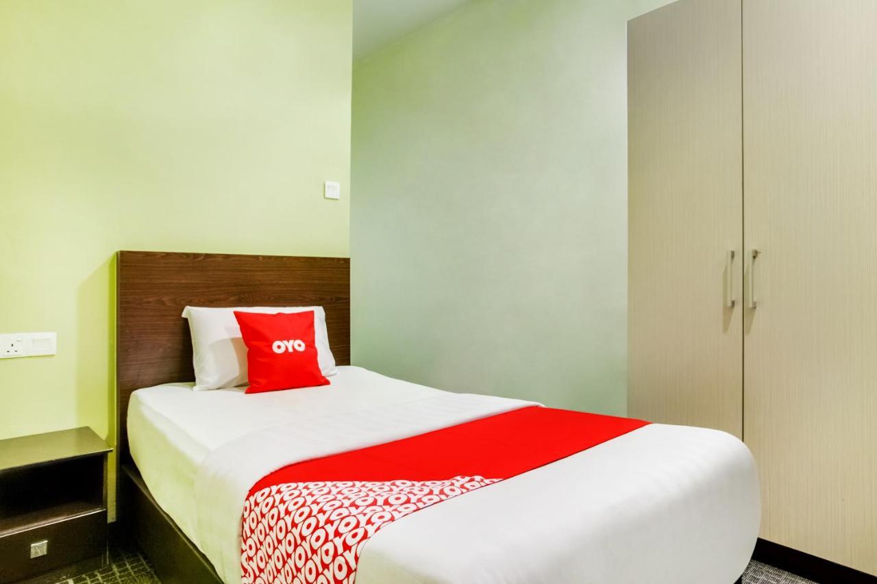 Oyo 89652 P Line Hotel Johor Bahru Zewnętrze zdjęcie