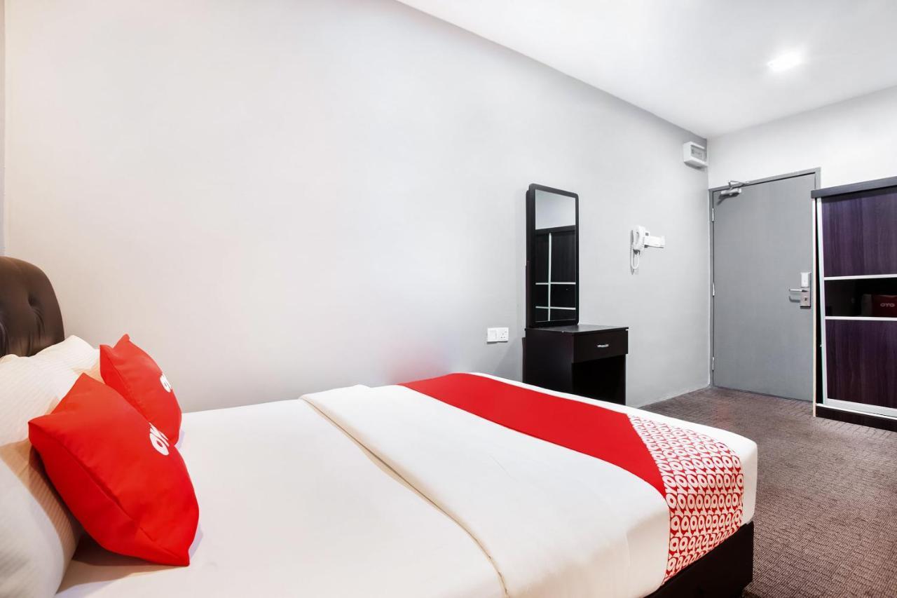 Oyo 89652 P Line Hotel Johor Bahru Zewnętrze zdjęcie