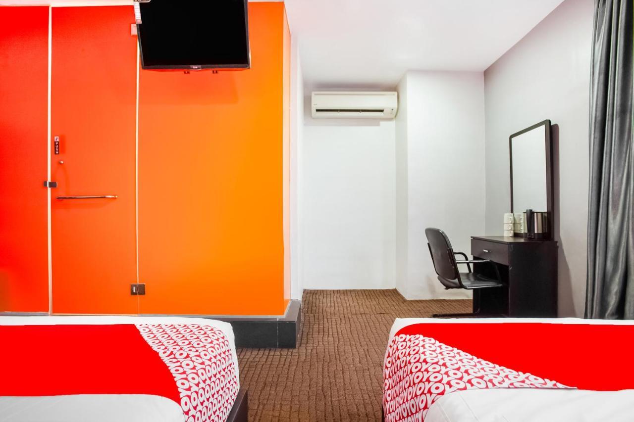 Oyo 89652 P Line Hotel Johor Bahru Zewnętrze zdjęcie