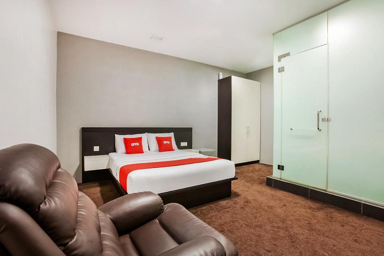 Oyo 89652 P Line Hotel Johor Bahru Zewnętrze zdjęcie